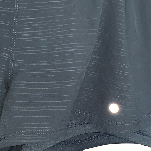 The crew baselayer Layer 8 woman’s shorts (S) NWT - Picture 8 of 8